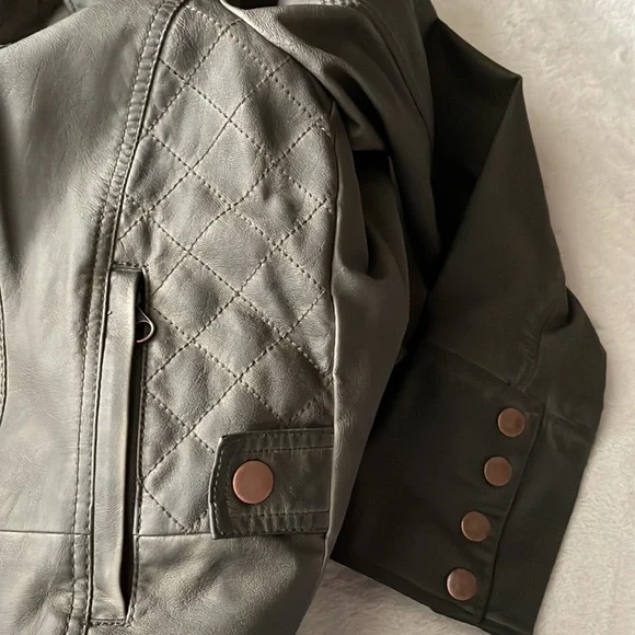 Anthropologie vegan leather, quilted dark olive jacket - Picture 5 of 10